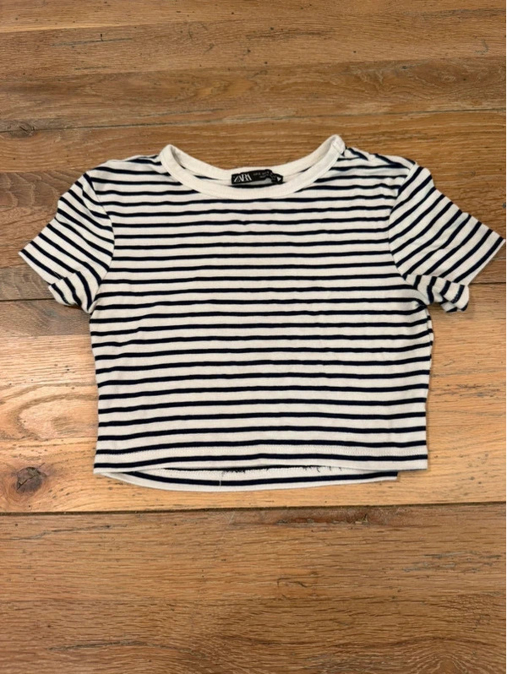 Zara cropped baby tee size girls small